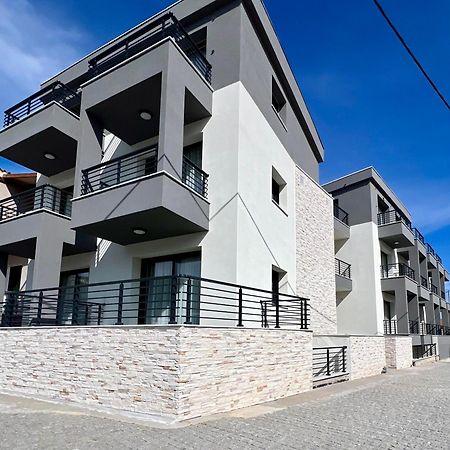 Four Shades Luxury Suites Sarti Bagian luar foto