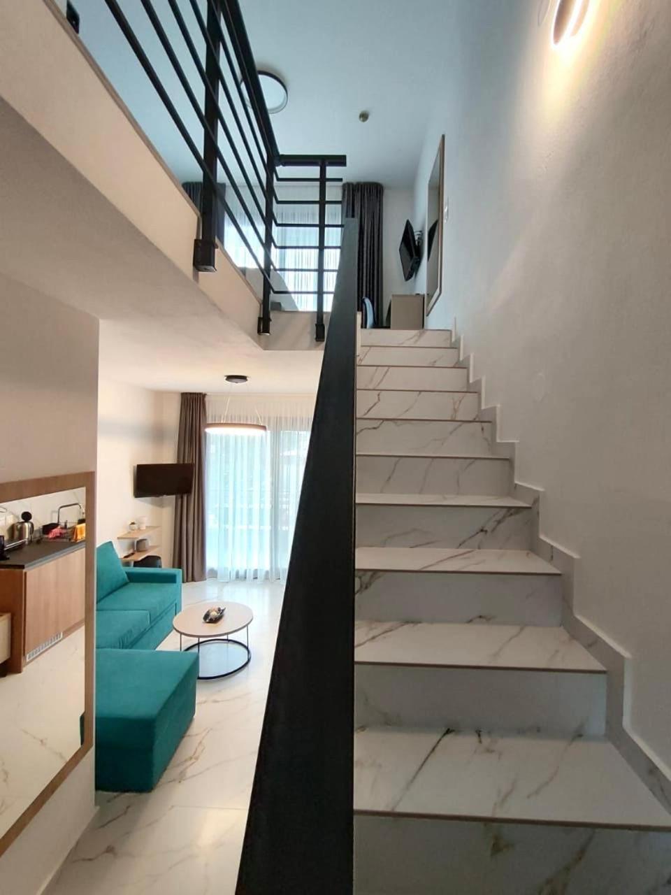 Four Shades Luxury Suites Sarti Bagian luar foto