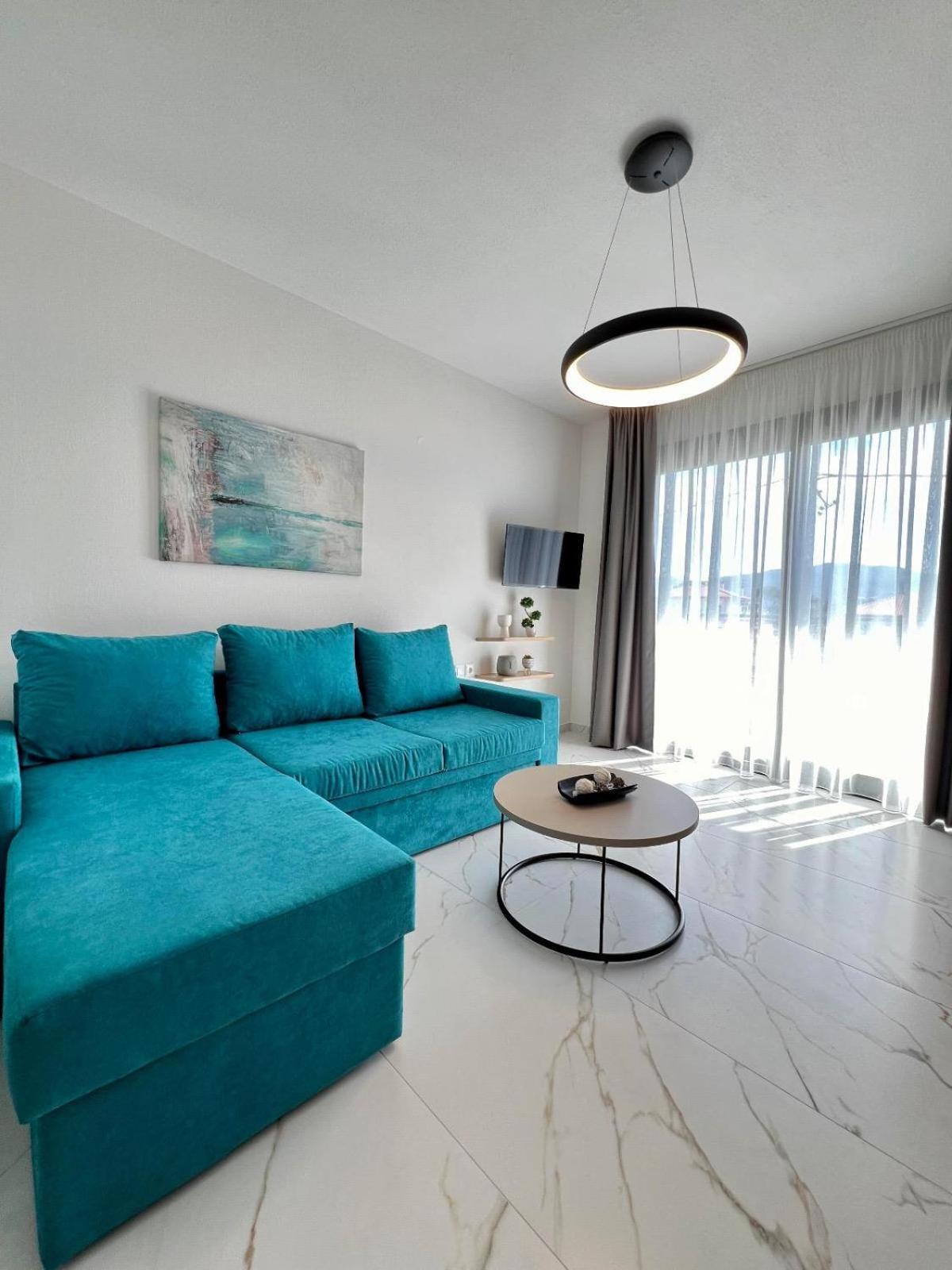 Four Shades Luxury Suites Sarti Bagian luar foto