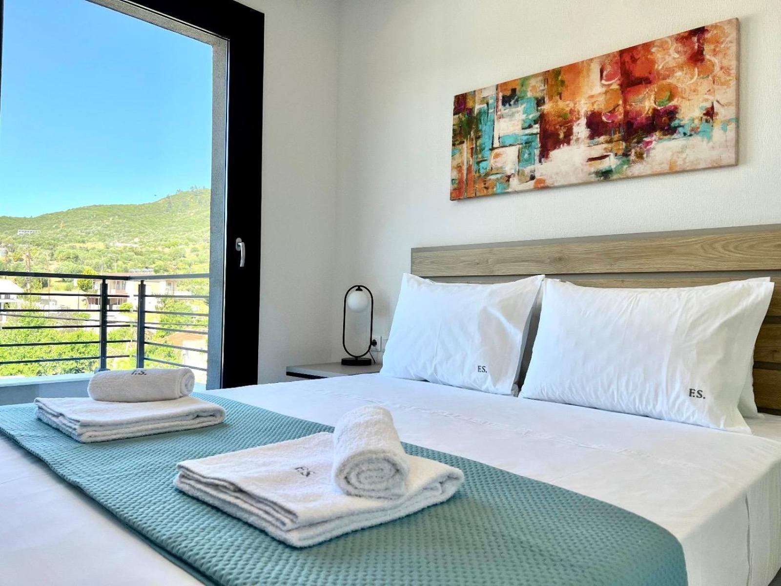 Four Shades Luxury Suites Sarti Bagian luar foto