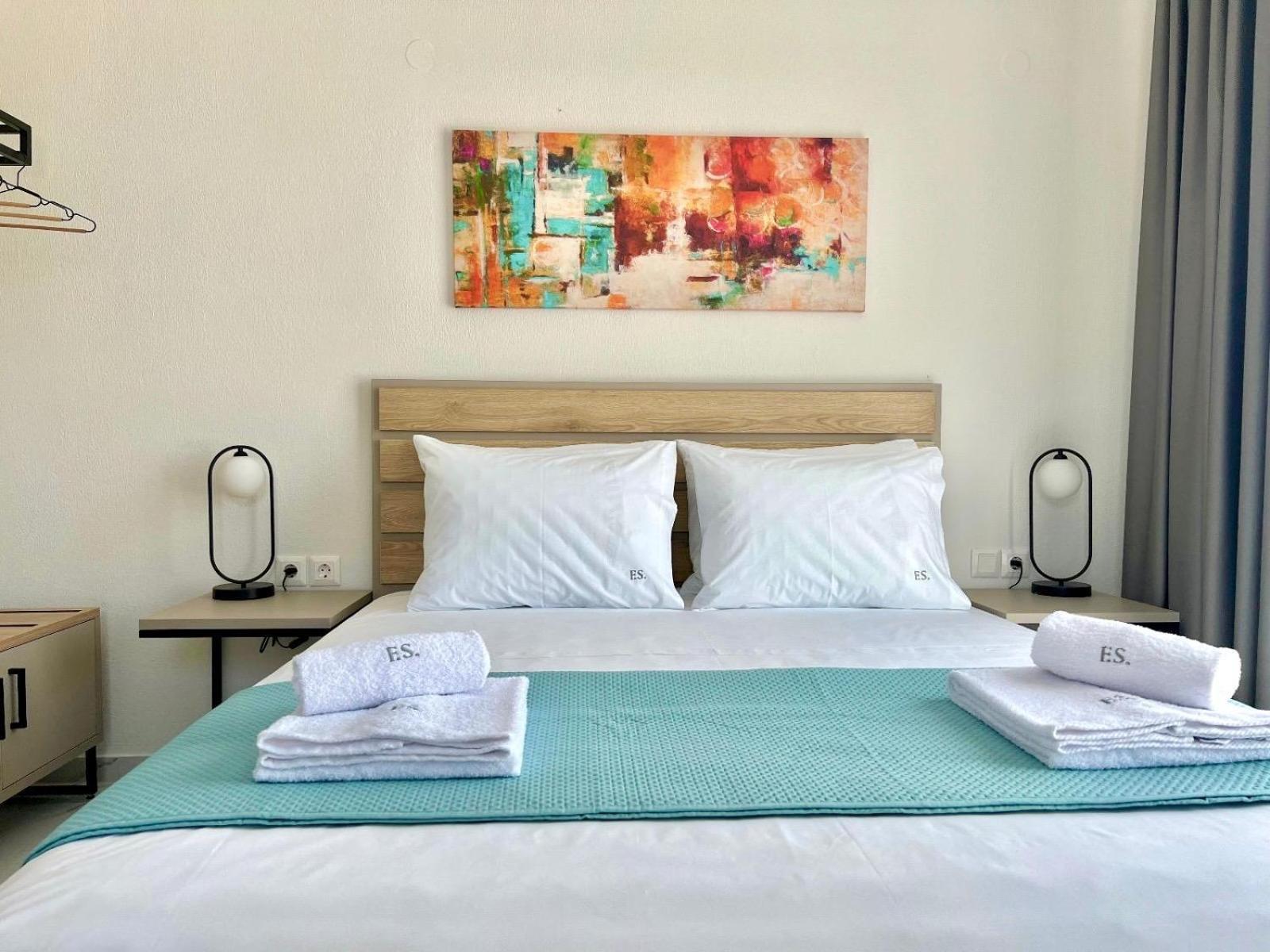 Four Shades Luxury Suites Sarti Bagian luar foto