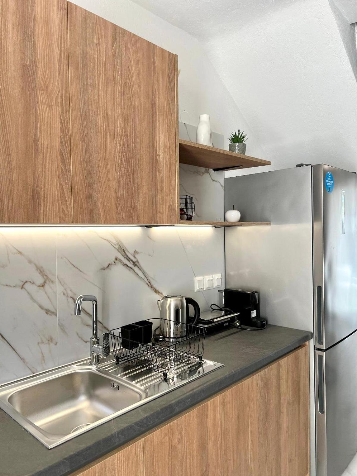 Four Shades Luxury Suites Sarti Bagian luar foto