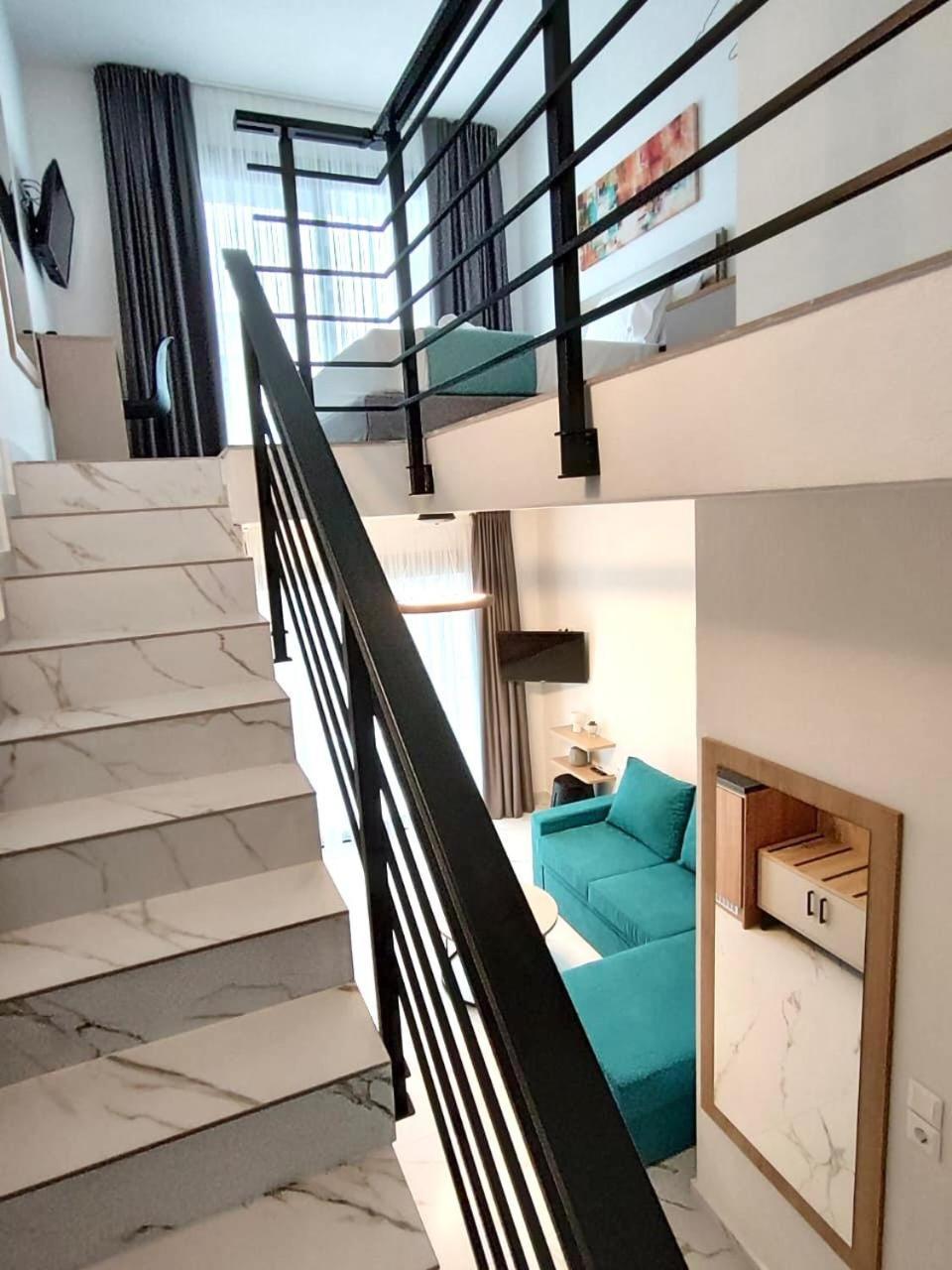 Four Shades Luxury Suites Sarti Bagian luar foto