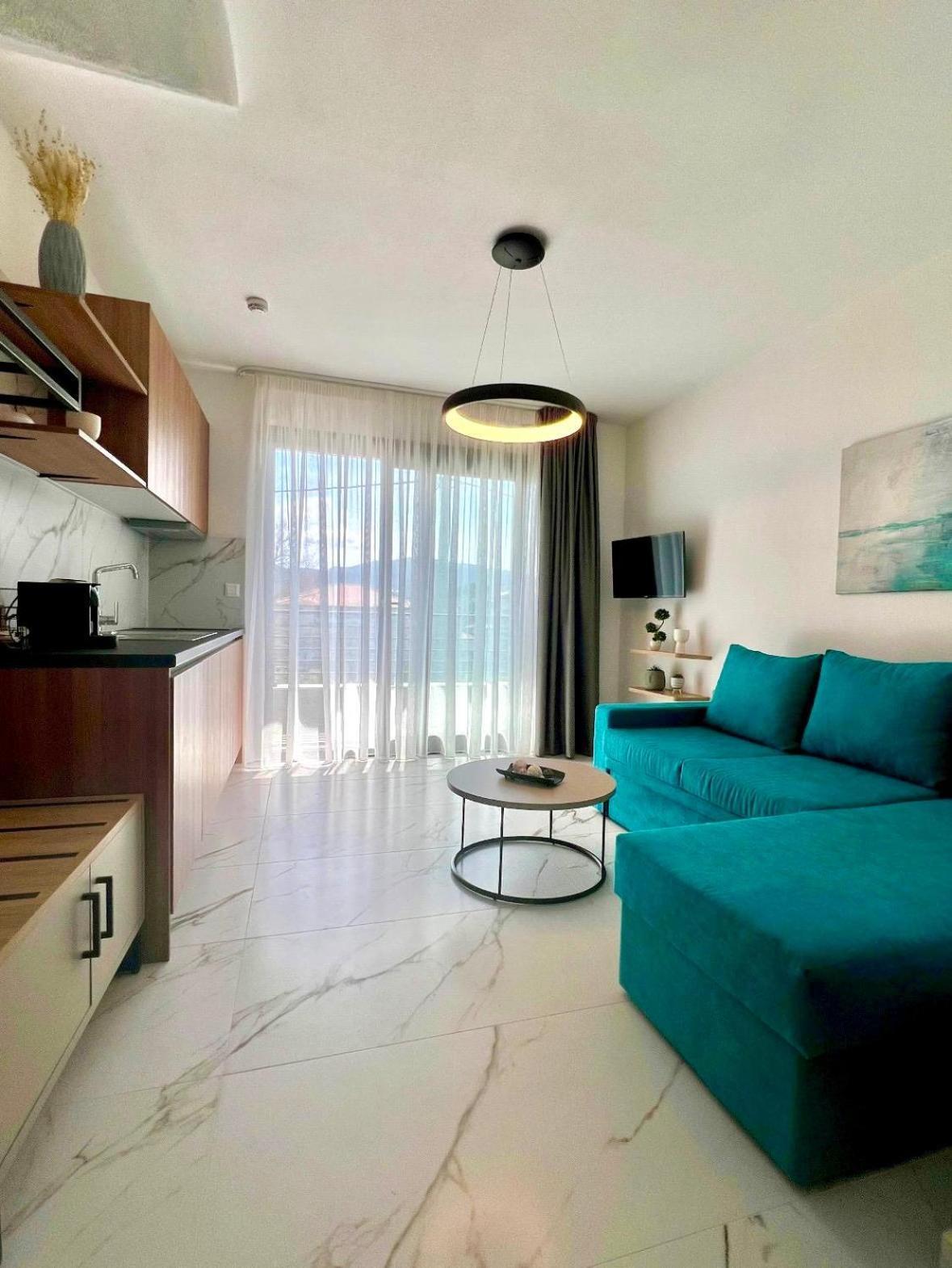 Four Shades Luxury Suites Sarti Bagian luar foto