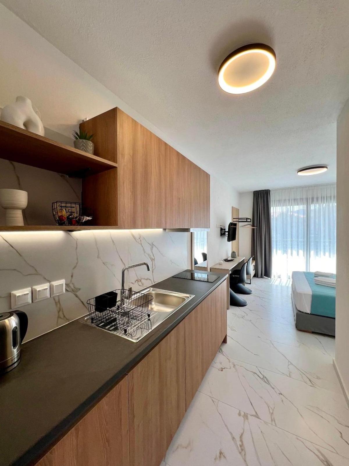 Four Shades Luxury Suites Sarti Bagian luar foto