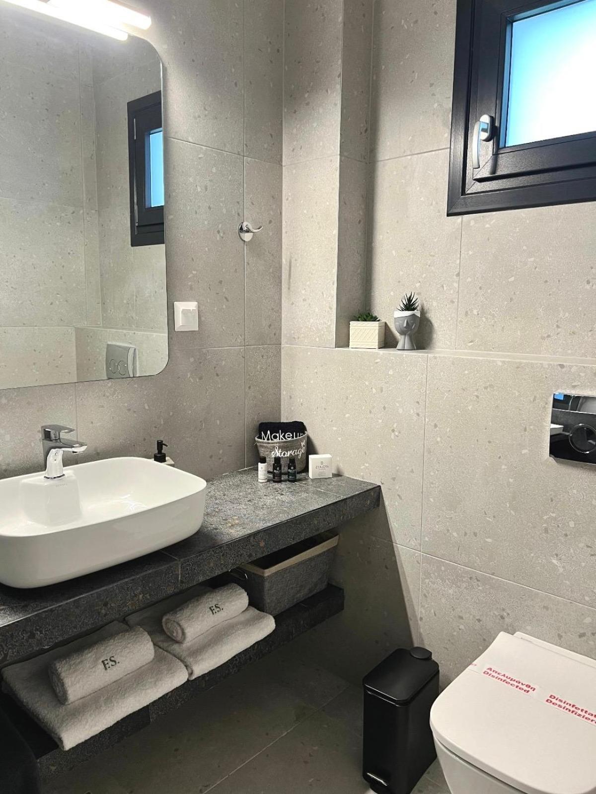 Four Shades Luxury Suites Sarti Bagian luar foto