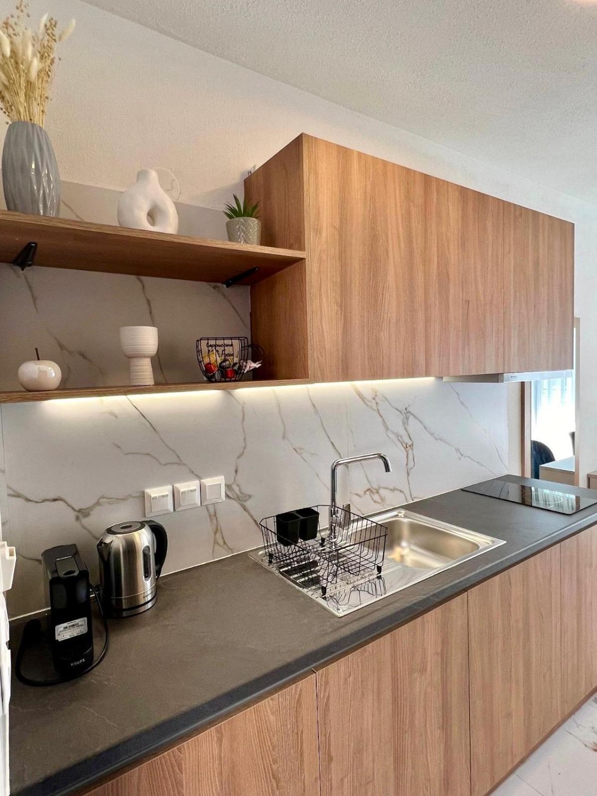 Four Shades Luxury Suites Sarti Bagian luar foto