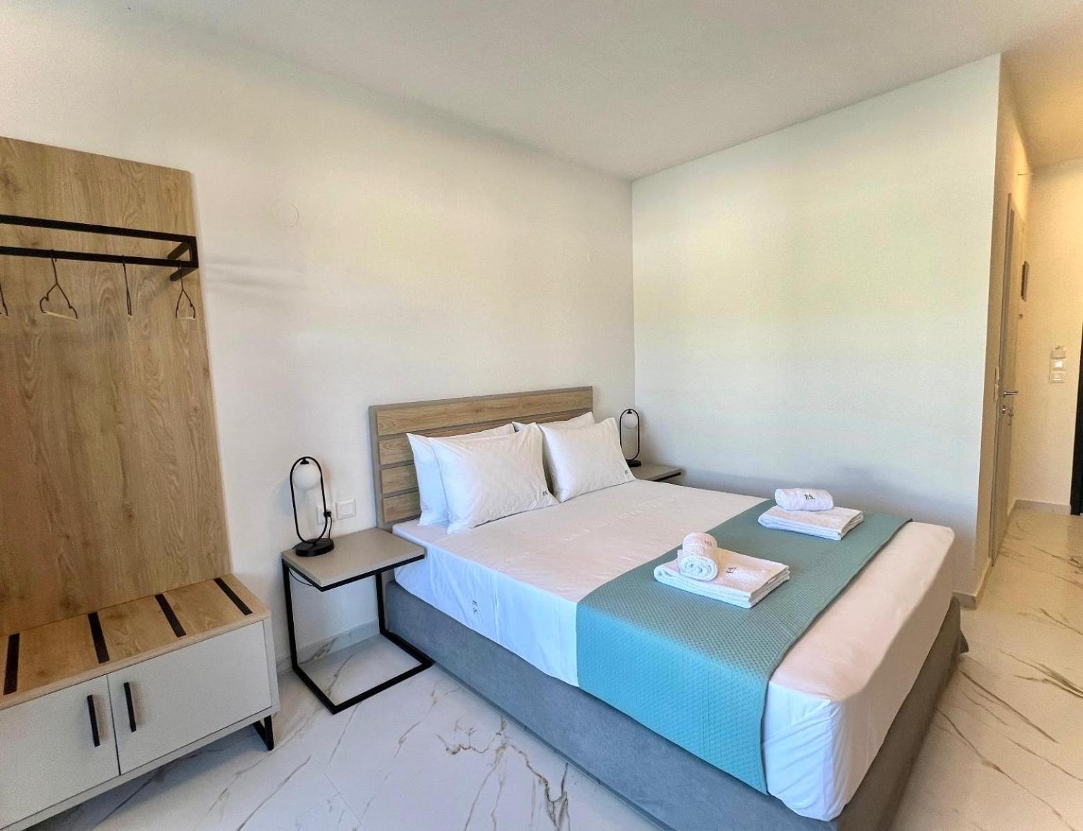 Four Shades Luxury Suites Sarti Bagian luar foto
