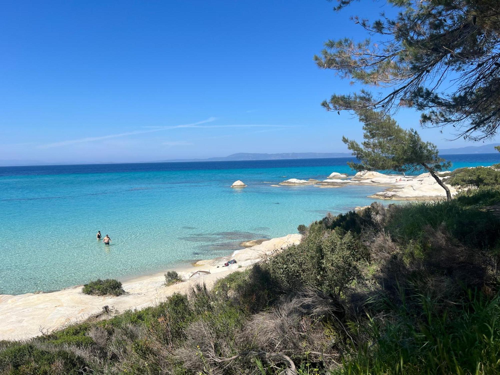 Four Shades Luxury Suites Sarti Bagian luar foto