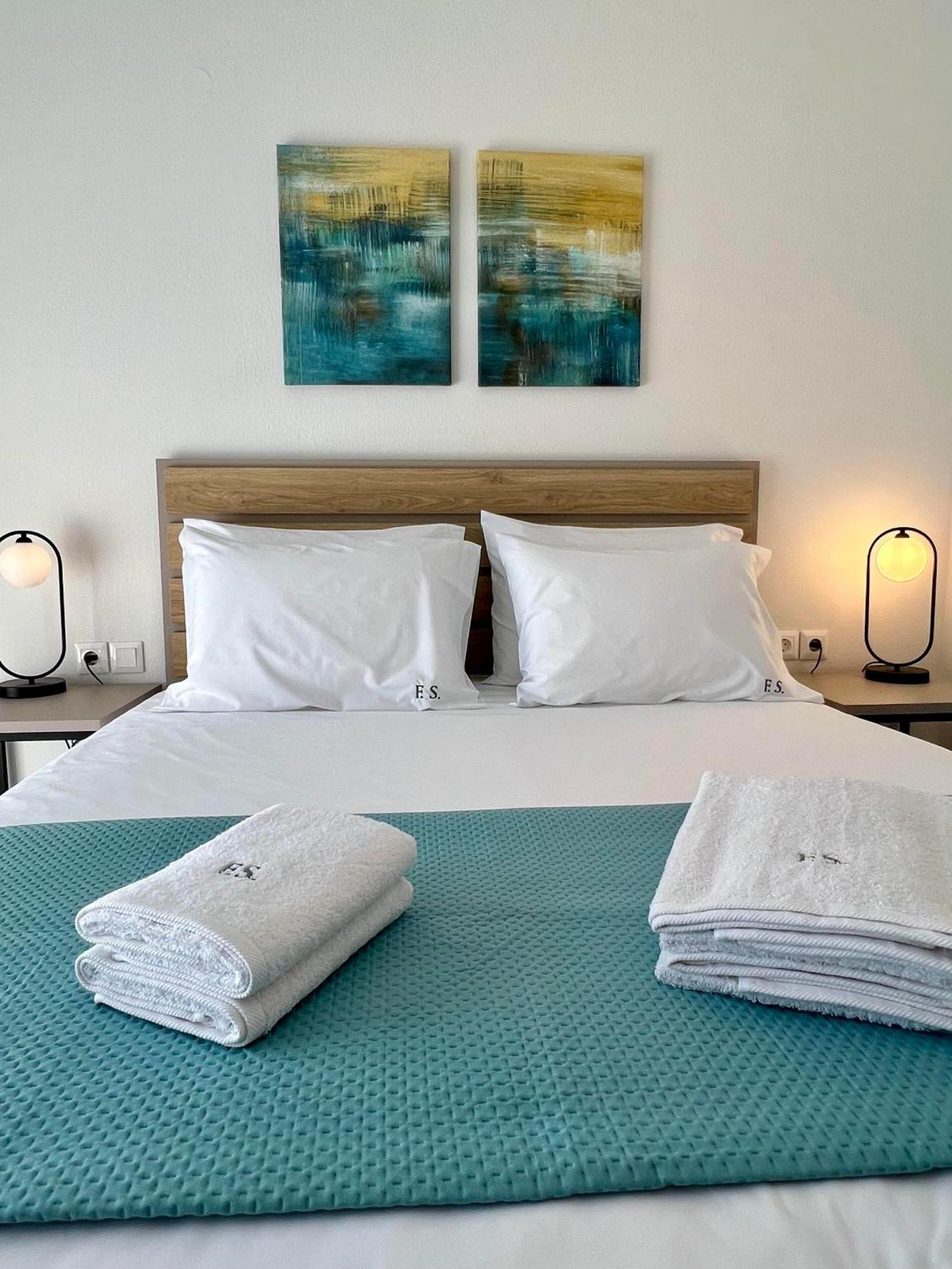 Four Shades Luxury Suites Sarti Bagian luar foto